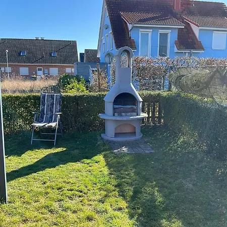 In Hoben Mit Grill Und Terrasse * Zierow