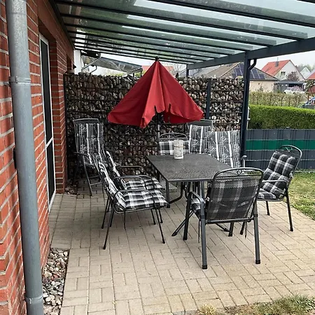 بيت للعطل In Hoben Mit Grill Und Terrasse
